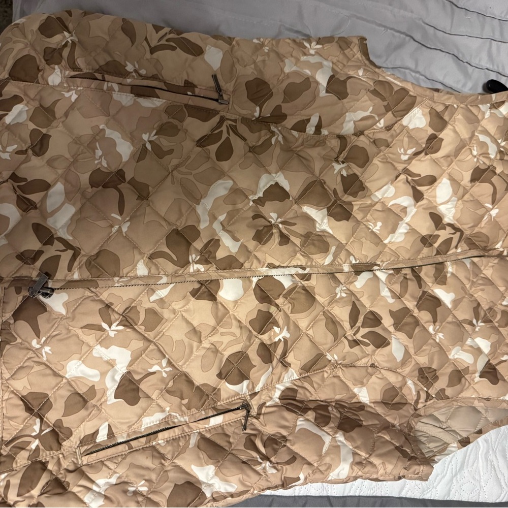 Eddie Bauer Women's Quilted Tan Camouflage Vest
